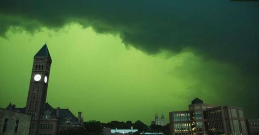 Sky turns green in South Dakota, looks like a scene from a sci-fi film