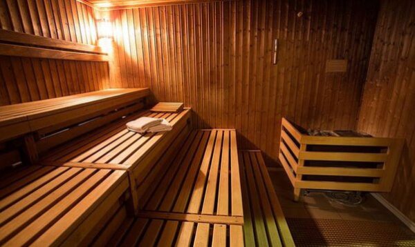 Difference between steam room and sauna bath